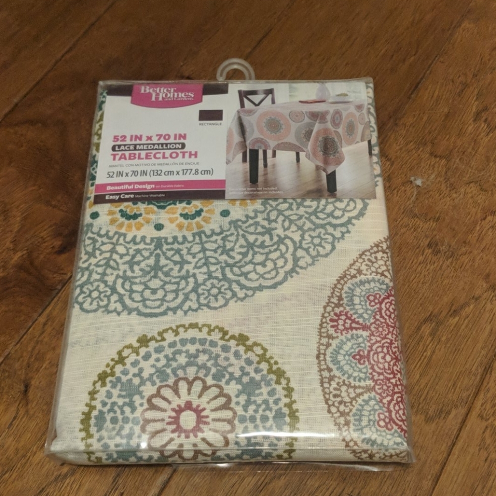 Better Homes and Gardens Tablecloth